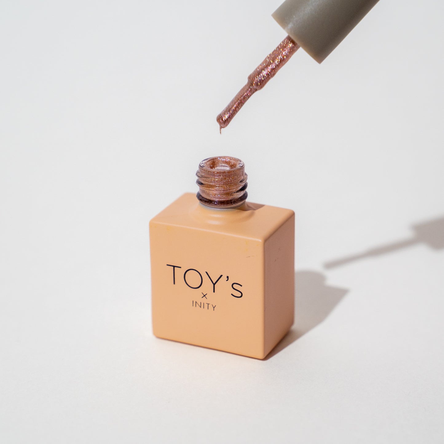 TOY's × INITY ホワイトライトコレクション 7ml ユニコーンネイル ジェルネイル キャッツアイ